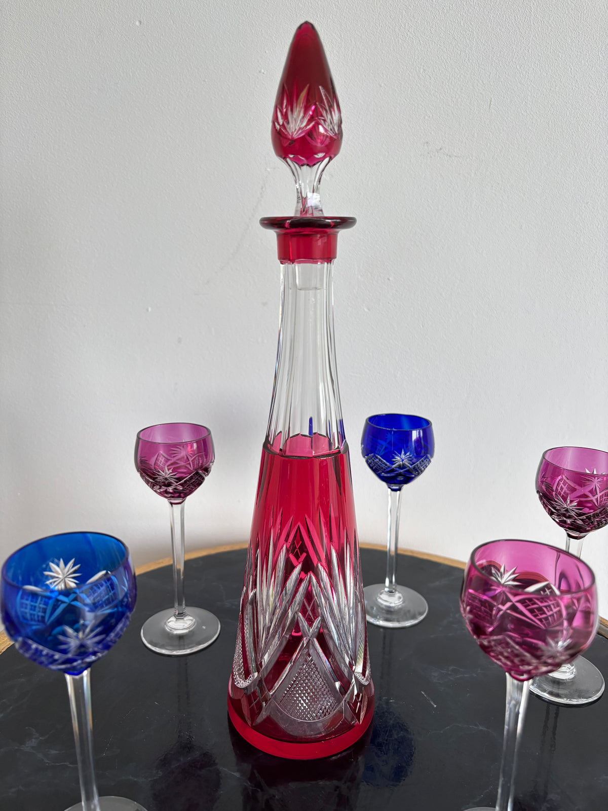 Superbe service à liqueur en cristal doublé et taillé – Val Saint Lambert - Circa 1908.