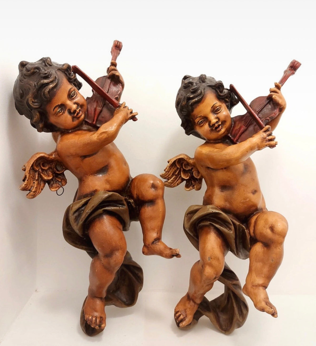 Paire de putti violonistes muraux, style baroque, années 1960-1970