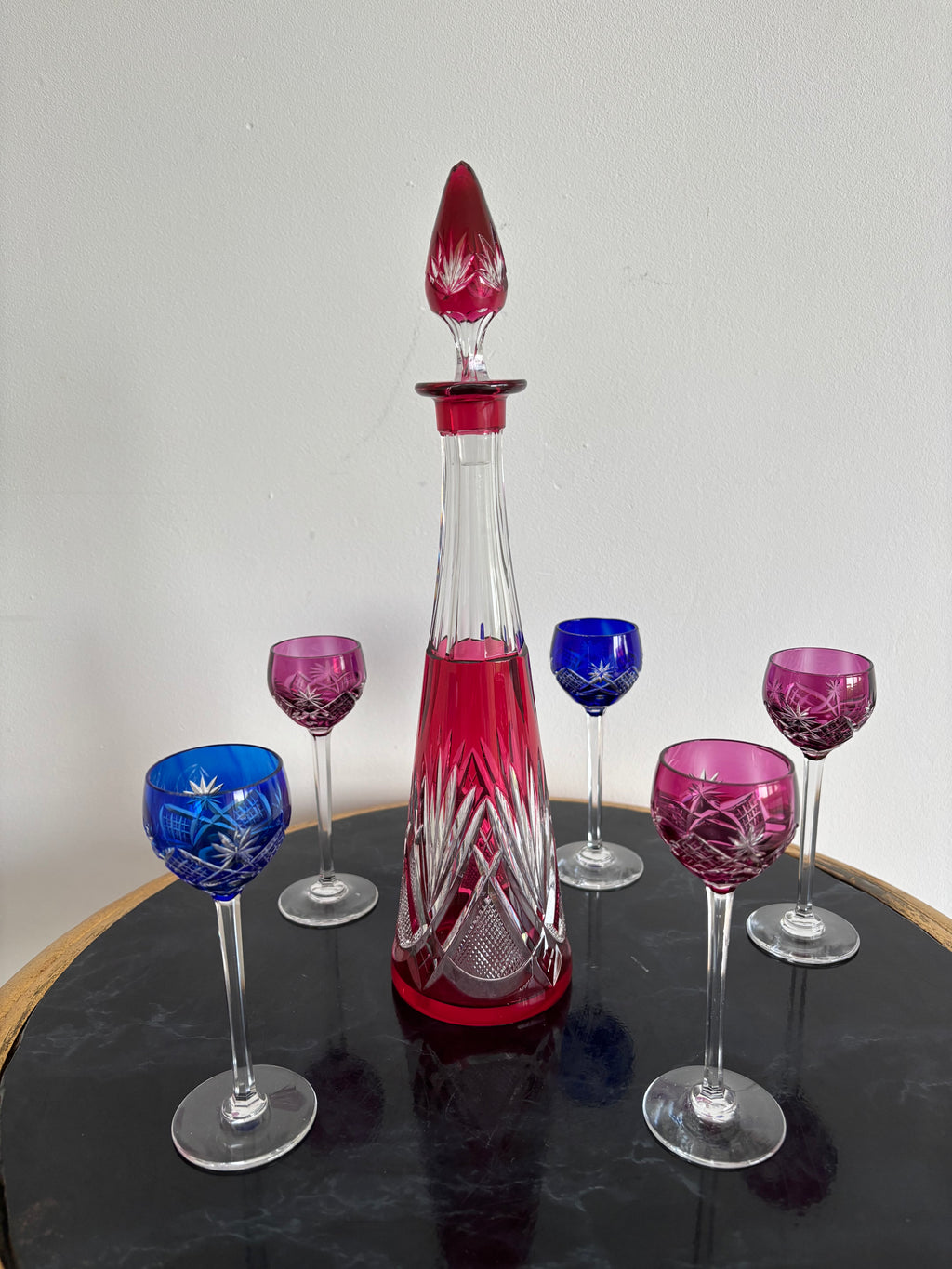 Superbe service à liqueur en cristal doublé et taillé – Val Saint Lambert - Circa 1908.