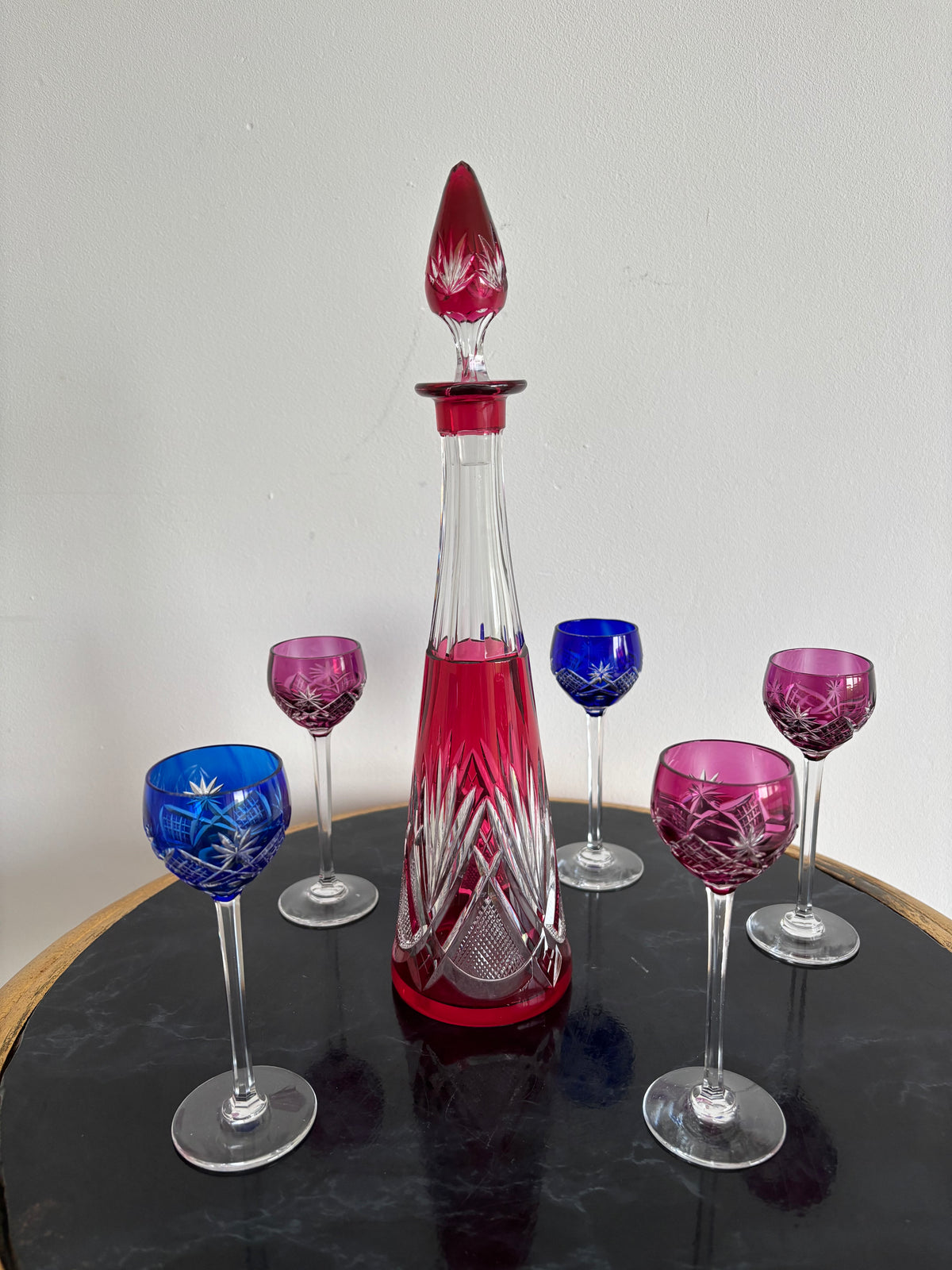 Superbe service à liqueur en cristal doublé et taillé – Val Saint Lambert - Circa 1908.