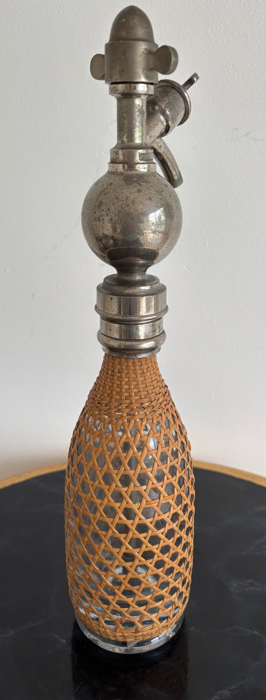 Ancien siphon à eau de Seltz SPARKLETS - Habillage rotin / cannage - Belle Époque.