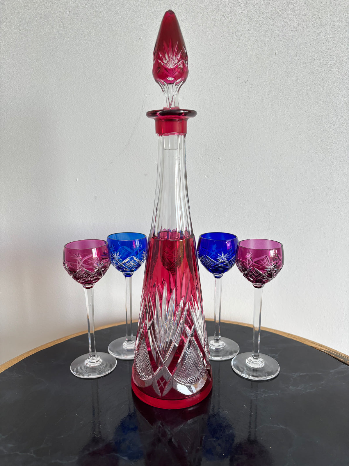 Superbe service à liqueur en cristal doublé et taillé – Val Saint Lambert - Circa 1908.
