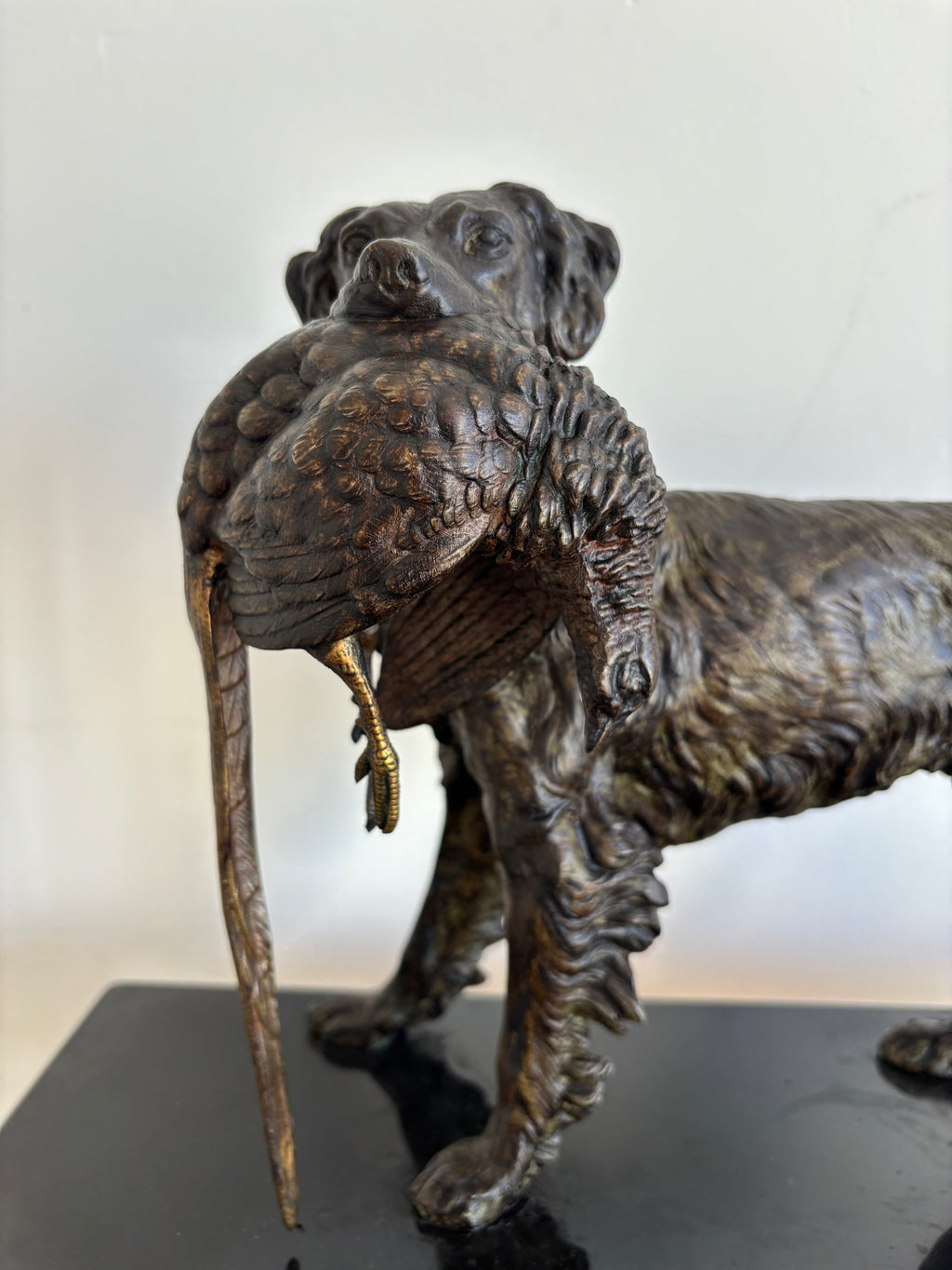 Sculpture « Chien Setter au faisan » d’après J. MOIGNIEZ