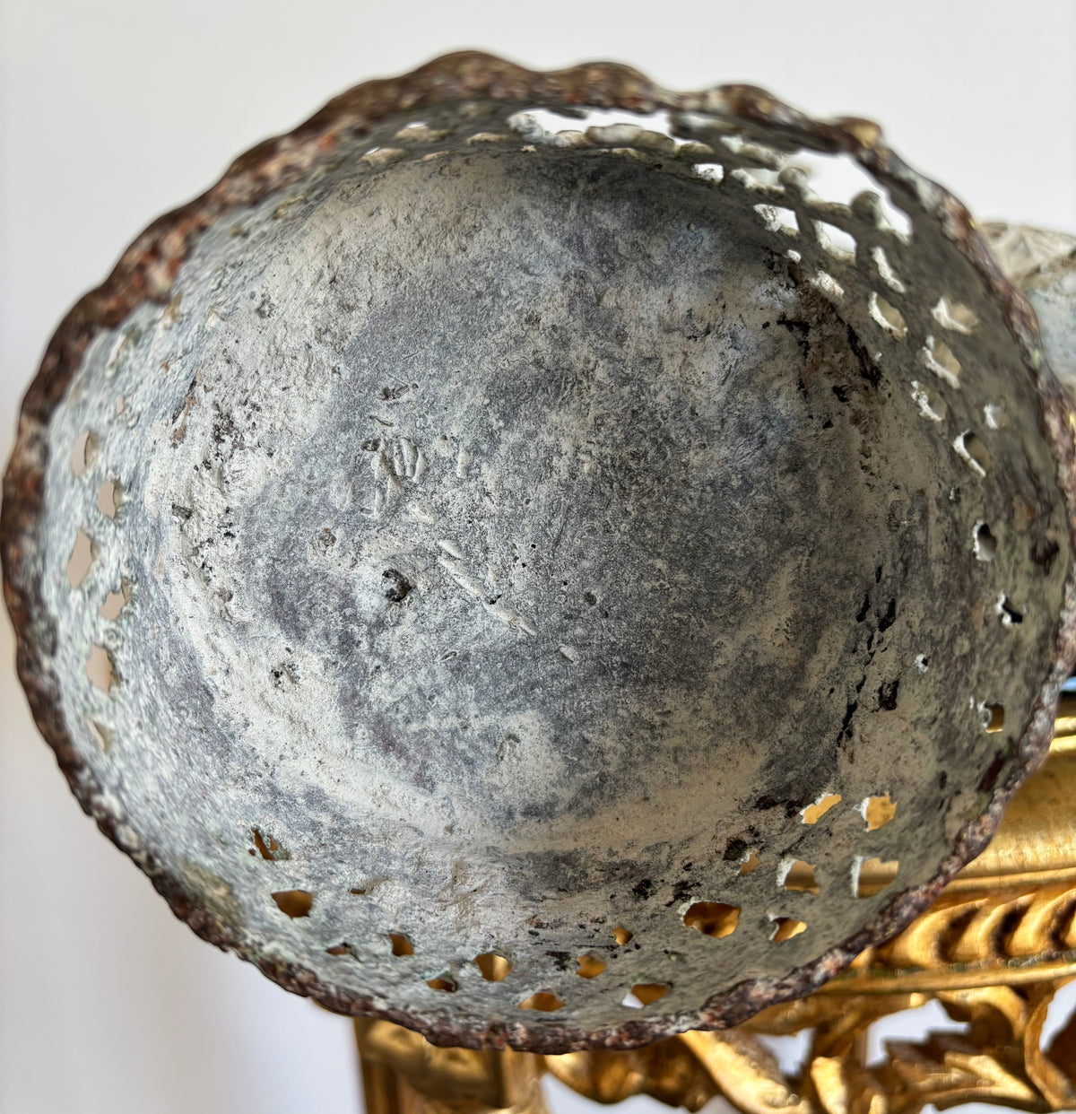 Paire de grandes statues du Bénin (H. 52 cm) - Guerriers en habit de cour - Fonte à la cire perdue.