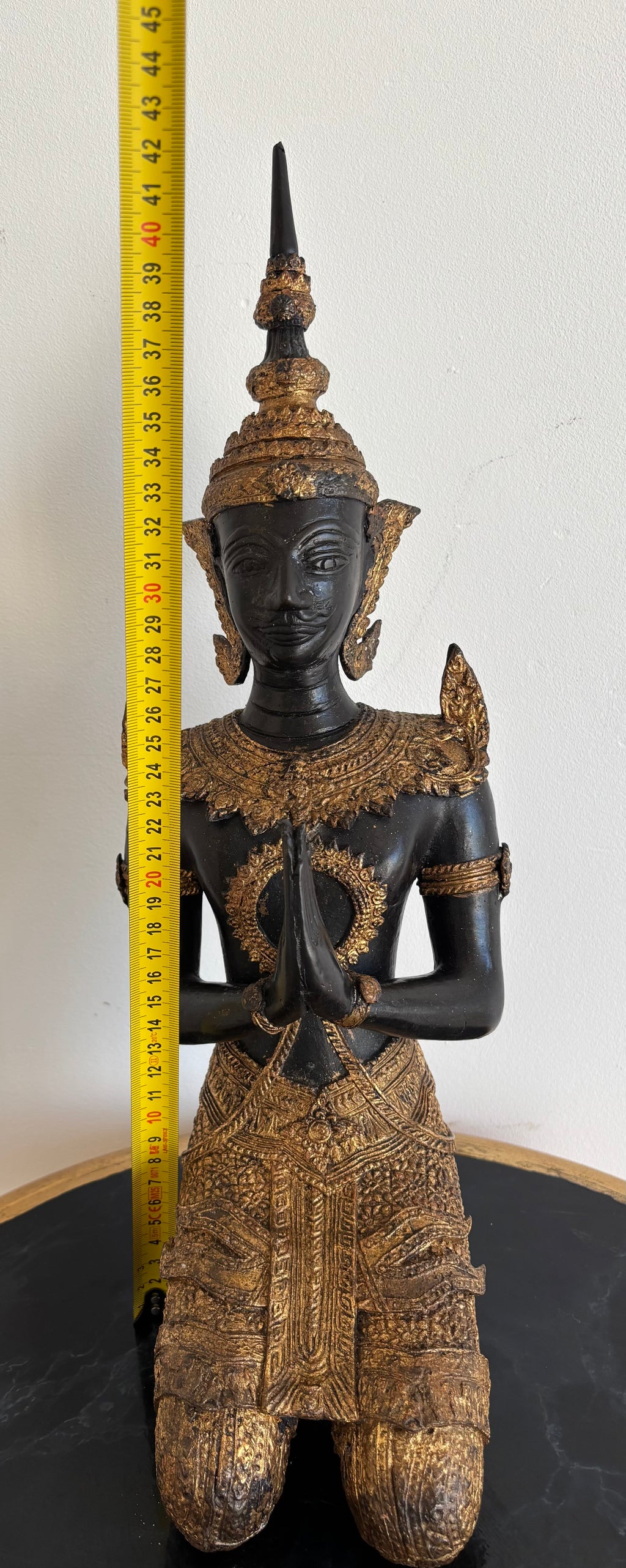 Statue Thaïlandaise d'Ange Gardien Teppanom en Bronze Patiné et Doré – H. 45 cm.