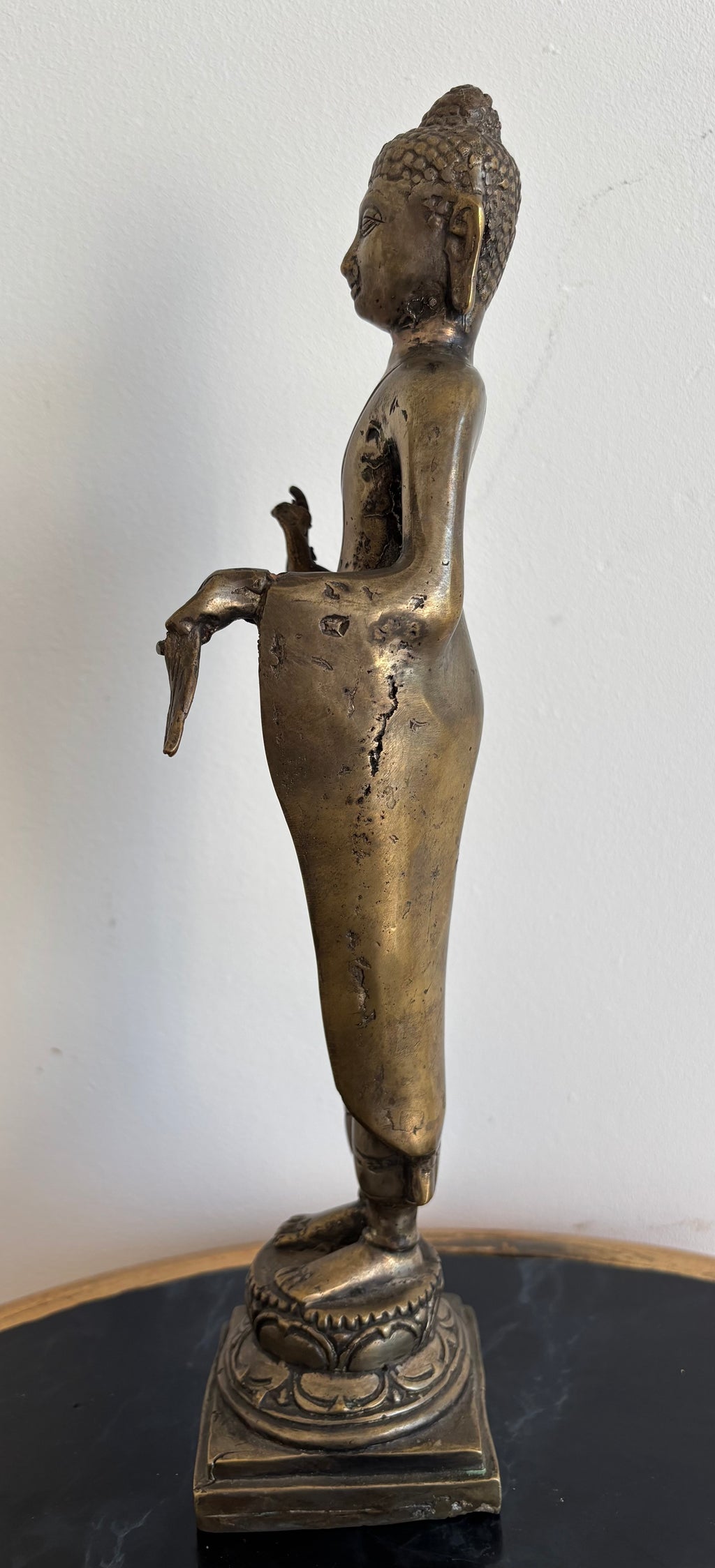 Statue de Bouddha debout en bronze, Asie du Sud-Est – vue 2