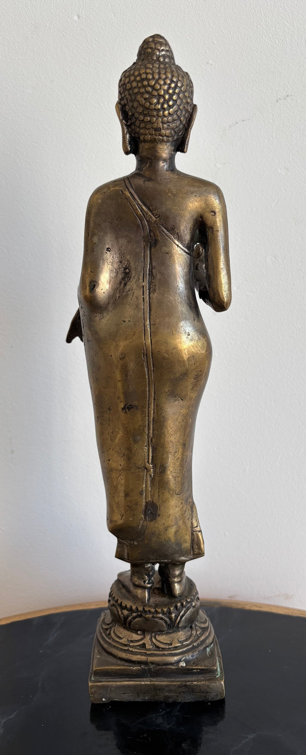 Statue de Bouddha debout en bronze, Asie du Sud-Est – vue 3
