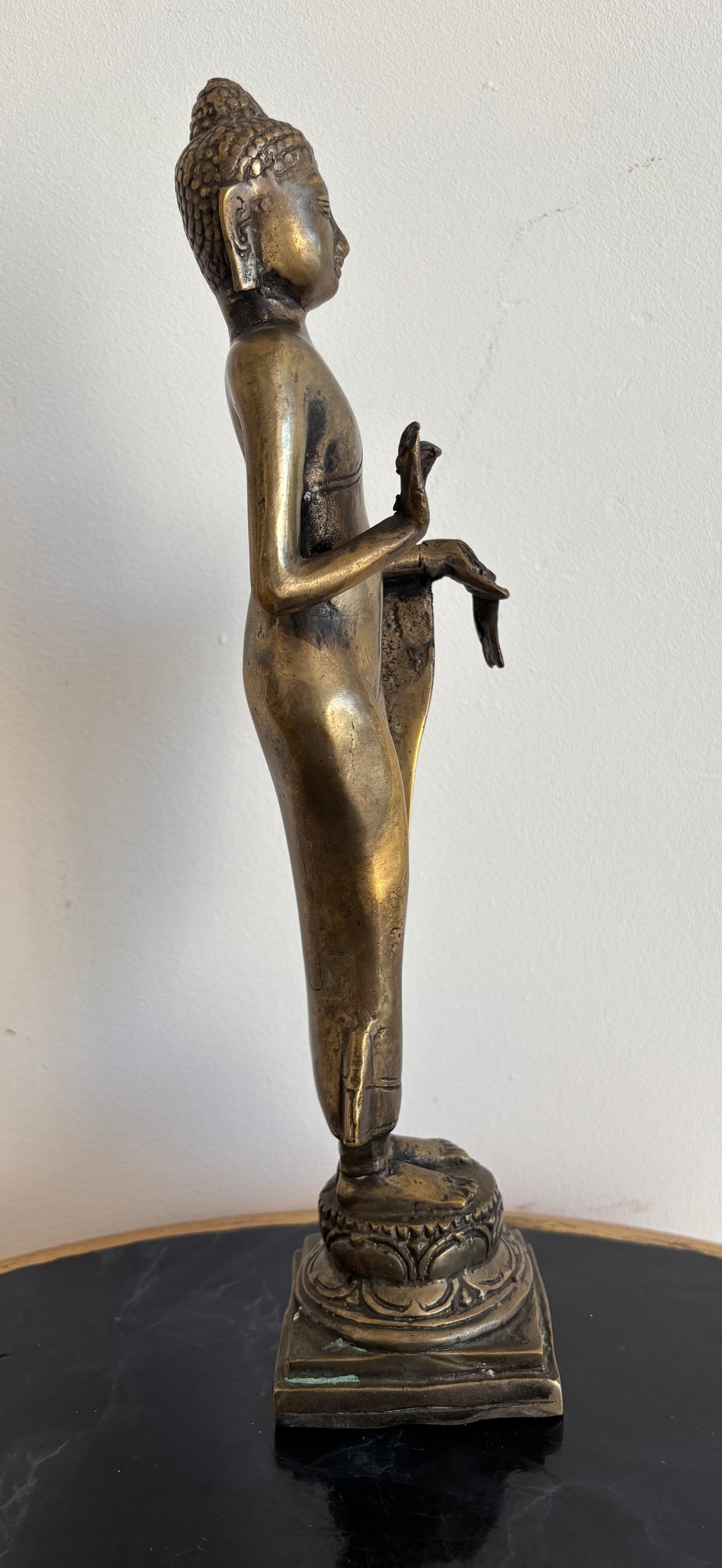 Statue de Bouddha debout en bronze, Asie du Sud-Est – vue 4