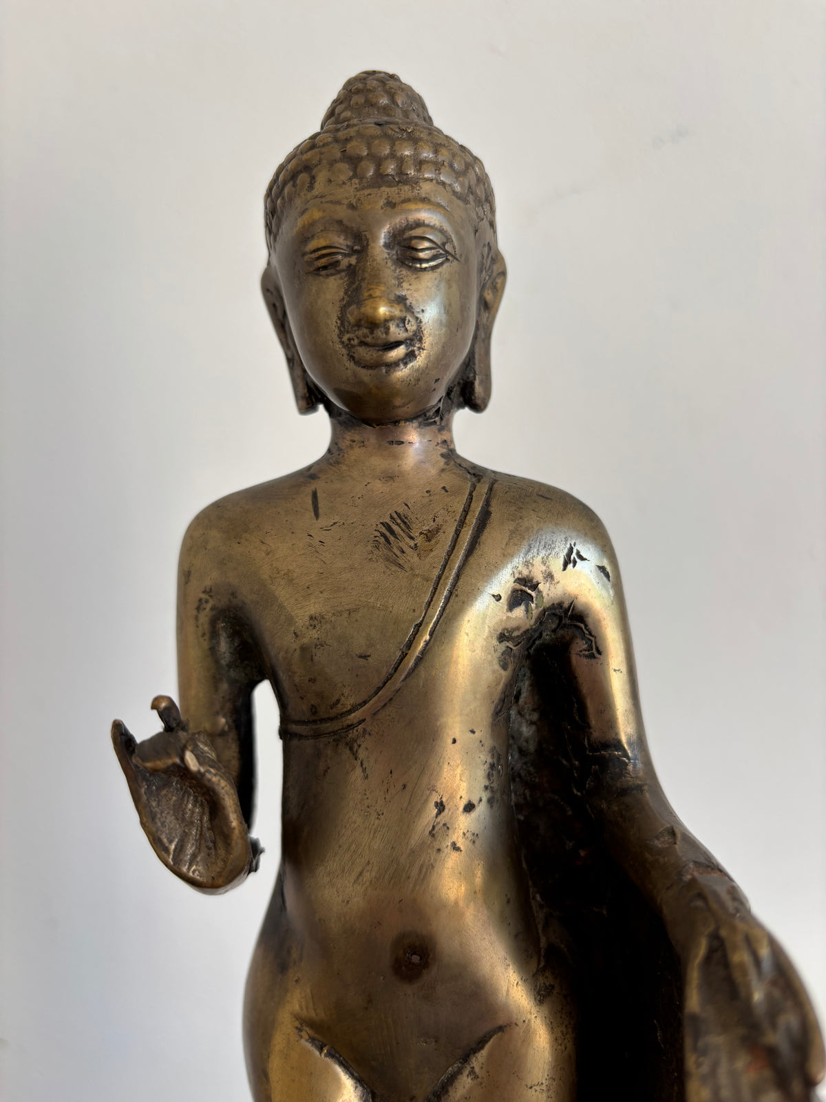 Statue de Bouddha debout en bronze, Asie du Sud-Est – vue 5